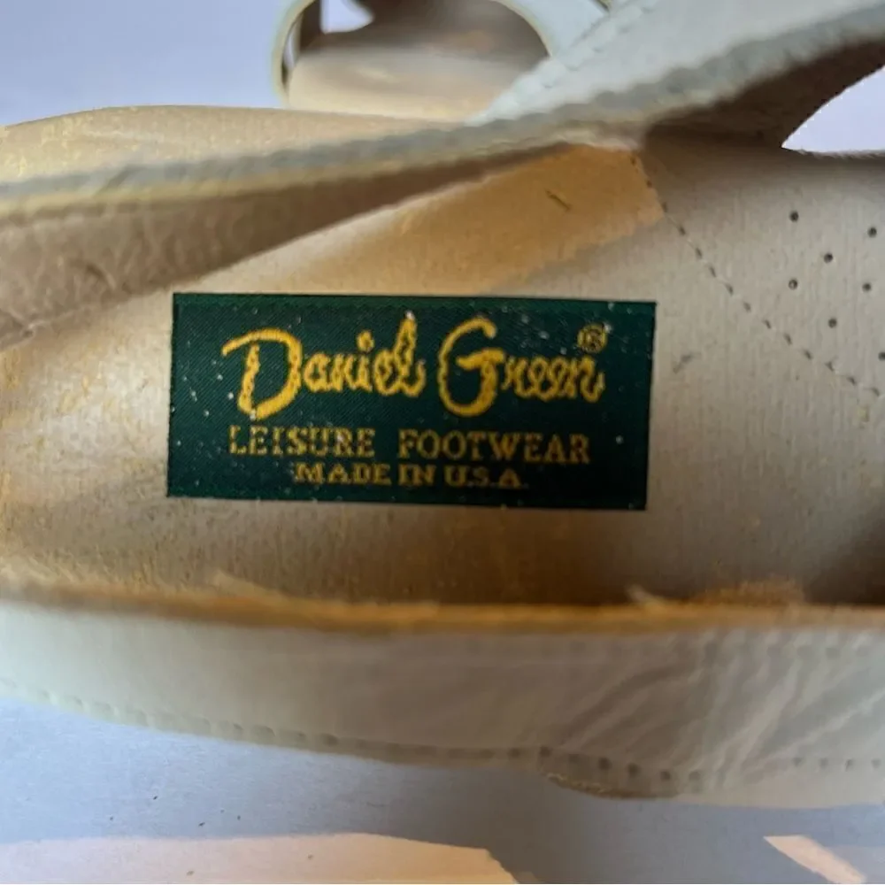 Daniel Green Women's Open Toed Sandals Cream Size 10